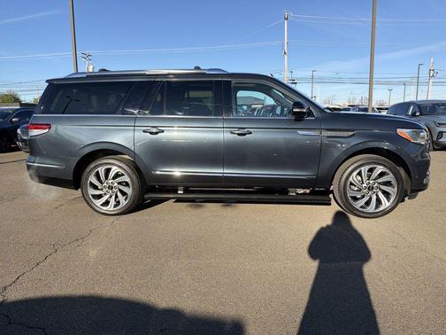 2022 Lincoln Navigator Reserve