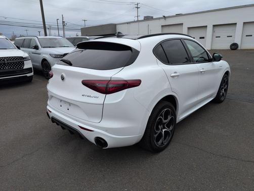2022 Alfa Romeo Stelvio Ti