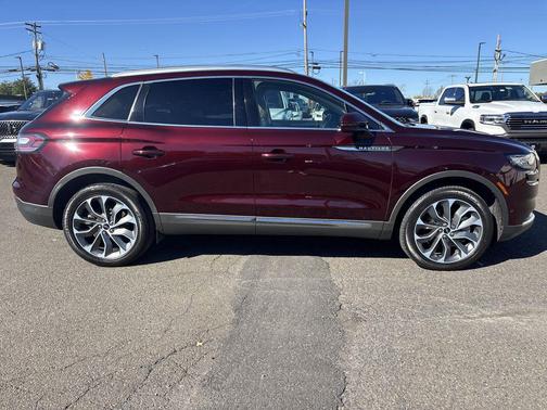 2022 Lincoln Nautilus Reserve