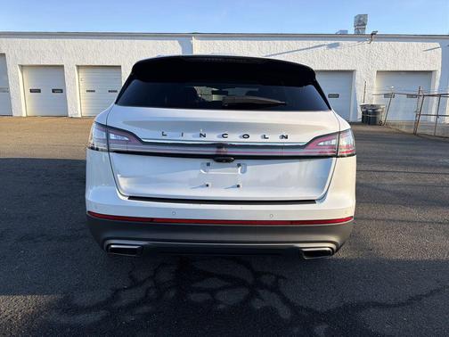 2022 Lincoln Nautilus Black Label