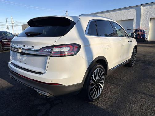 2022 Lincoln Nautilus Black Label