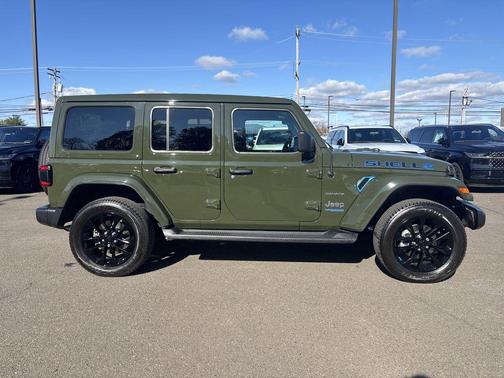 2022 Jeep Wrangler Unlimited 4xe Sahara