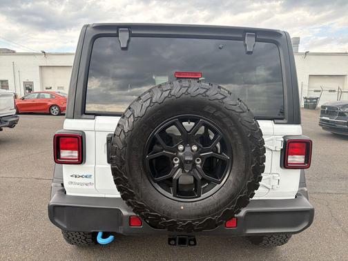 Bright White Clearcoat 2024 Jeep Wrangler 4xe Willys