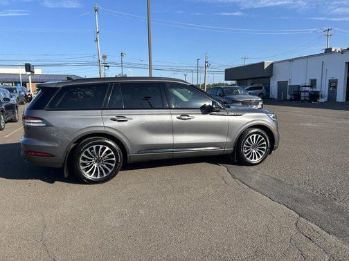 2022 Lincoln Aviator Standard AWD