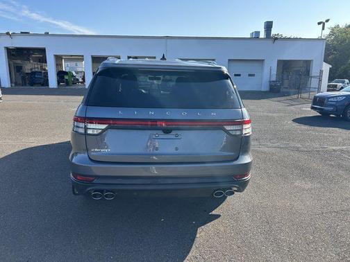2022 Lincoln Aviator Standard AWD