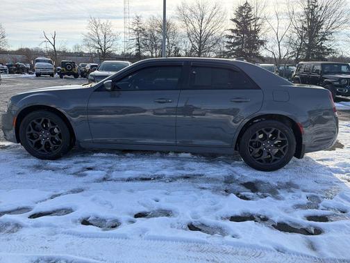 2019 Chrysler 300 S