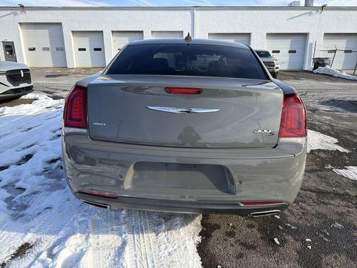 2019 Chrysler 300 S
