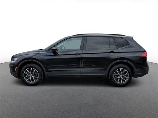 Photo 3 of 32 of 2021 Volkswagen Tiguan 2.0T S