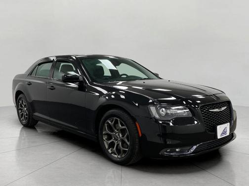 2016 Chrysler 300 S