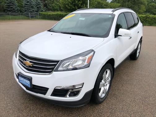Summit White 2017 Chevrolet Traverse 1LT