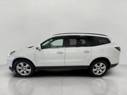 Summit White 2017 Chevrolet Traverse 1LT
