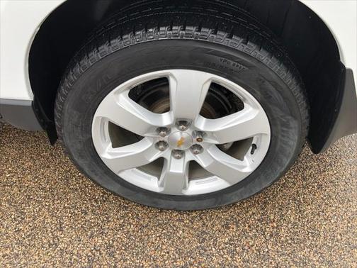 Summit White 2017 Chevrolet Traverse 1LT