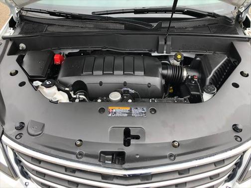 Summit White 2017 Chevrolet Traverse 1LT