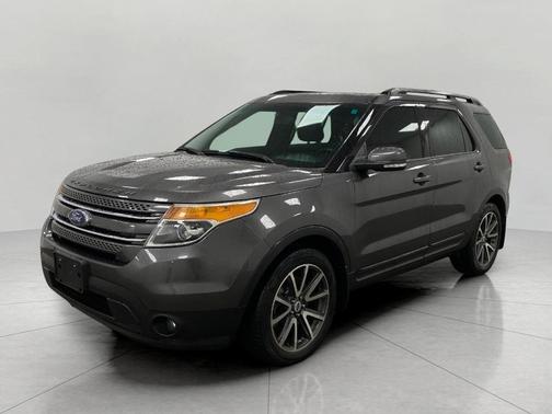MAGNETIC 2015 Ford Explorer XLT