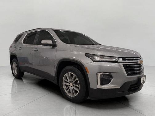 Sterling Gray Metallic 2023 Chevrolet Traverse LT Cloth