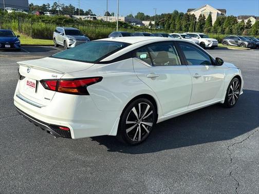 2022 Nissan Altima SR VC-Turbo FWD