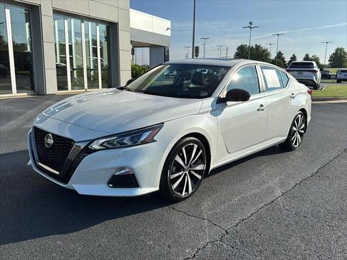2022 Nissan Altima SR VC-Turbo FWD