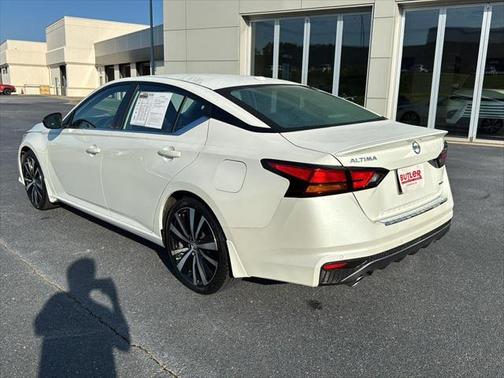 2022 Nissan Altima SR VC-Turbo FWD