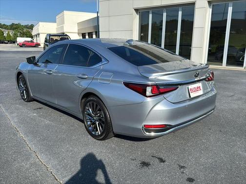 2025 Lexus ES 300h Luxury