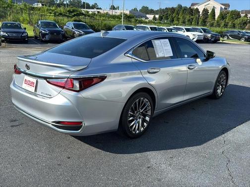 2025 Lexus ES 300h Luxury