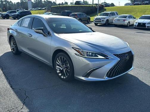 2025 Lexus ES 300h Luxury