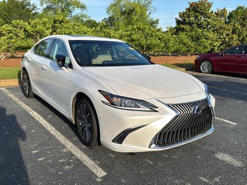 2021 Lexus ES 300h Base