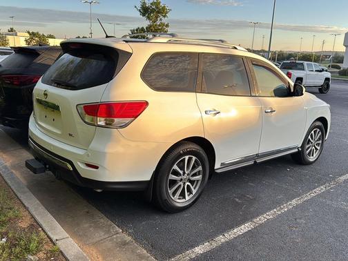 2016 Nissan Pathfinder SL