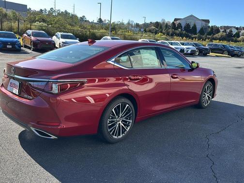 2025 Lexus ES 350 Base