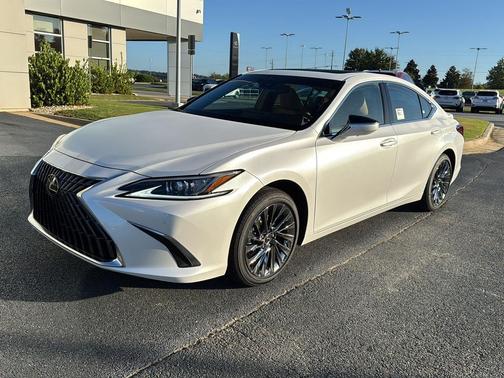2025 Lexus ES 300h Luxury