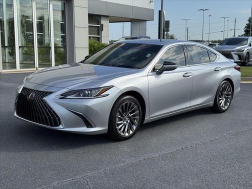 2025 Lexus ES 300h Luxury