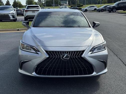 2025 Lexus ES 300h Luxury