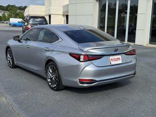 2025 Lexus ES 300h Luxury