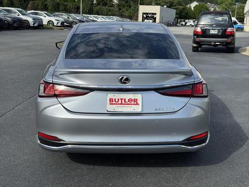 2025 Lexus ES 300h Luxury