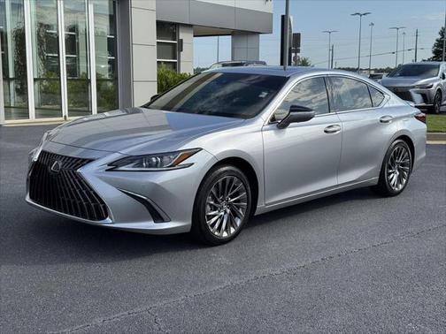 2025 Lexus ES 300h Luxury