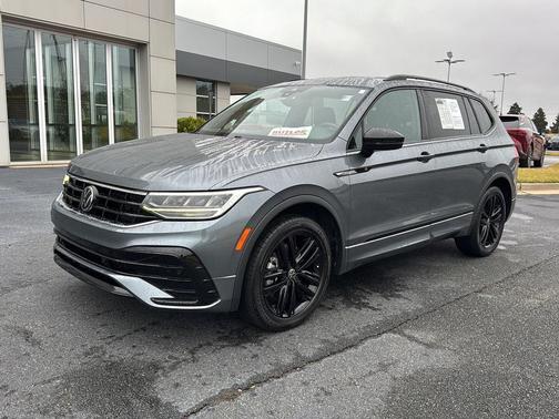 2022 Volkswagen Tiguan 2.0T SE R-Line Black