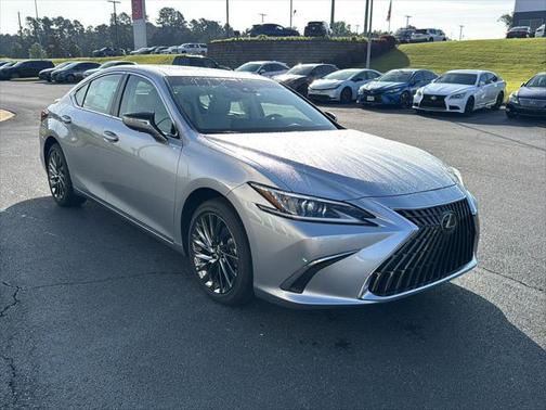 2025 Lexus ES 300h Luxury