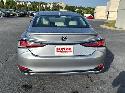 2025 Lexus ES 300h Luxury