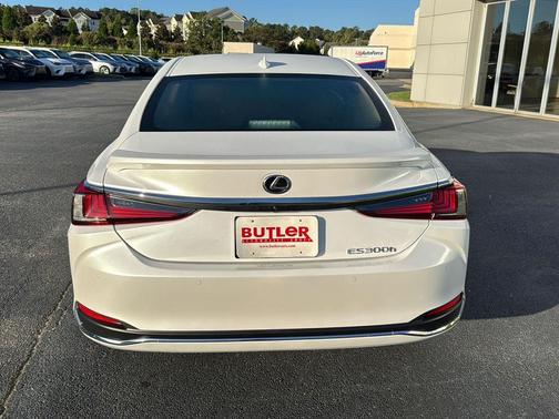 2025 Lexus ES 300h Ultra Luxury