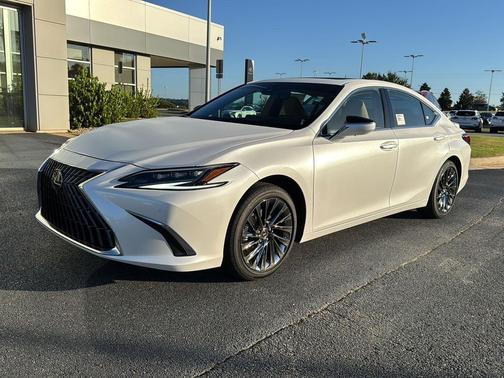 2025 Lexus ES 300h Ultra Luxury