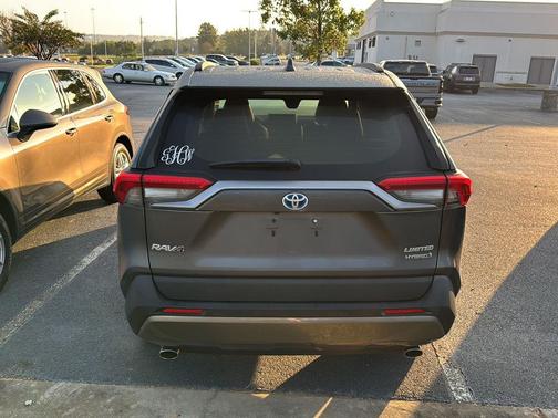 2021 Toyota RAV4 Hybrid SE
