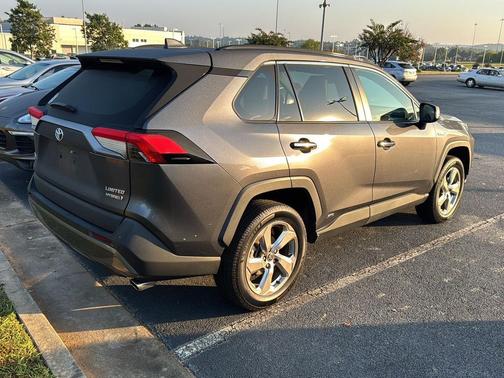 2021 Toyota RAV4 Hybrid SE