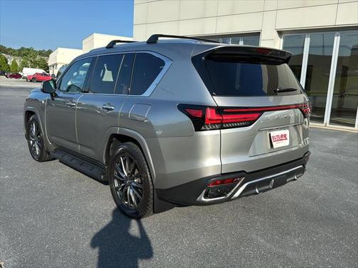 2022 Lexus LX 600 Base