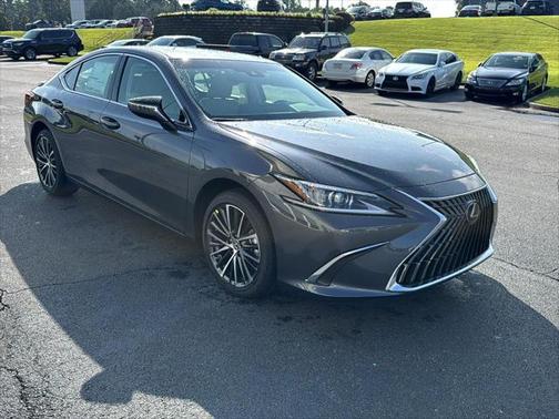 2025 Lexus ES 300h F SPORT Design