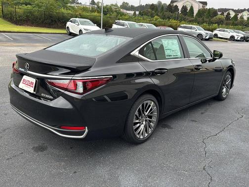 2025 Lexus ES 300h Luxury