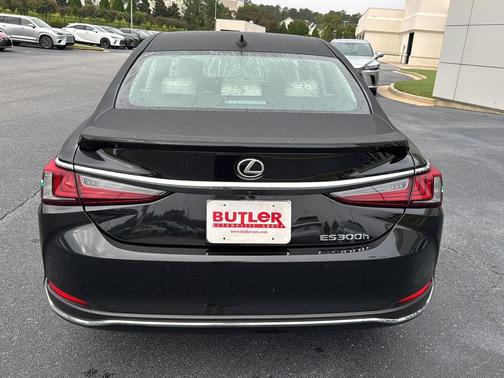 2025 Lexus ES 300h Luxury