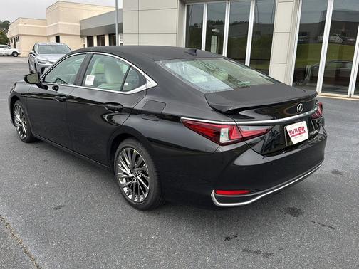 2025 Lexus ES 300h Luxury