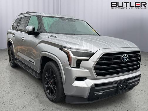 2024 Toyota Sequoia SR5