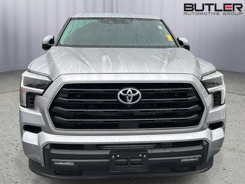 2024 Toyota Sequoia SR5