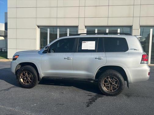 2021 Toyota Land Cruiser Base