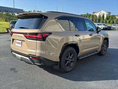 2025 Lexus LX 700h Overtrail